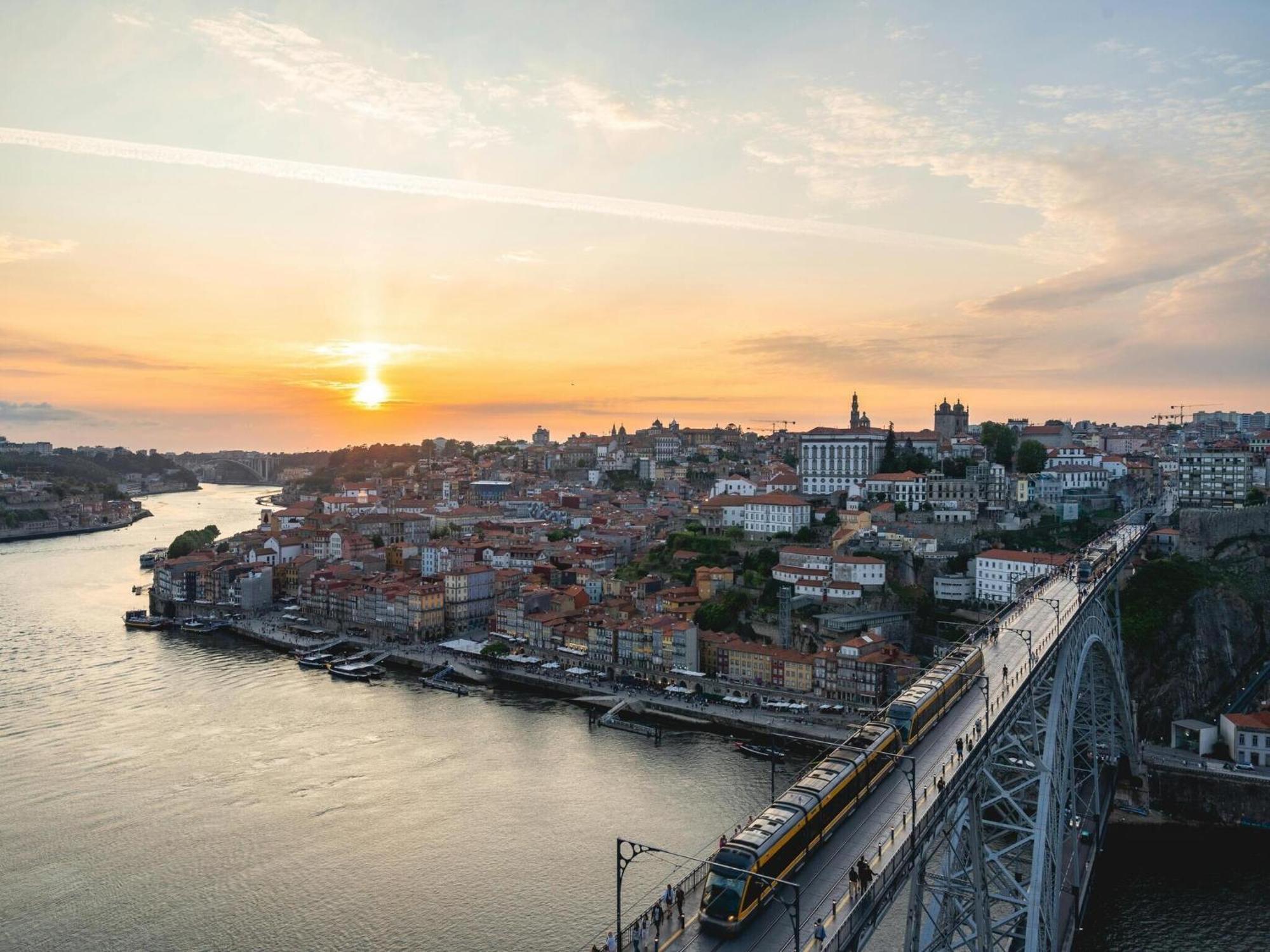 Charming Retreat With River Views * Oporto