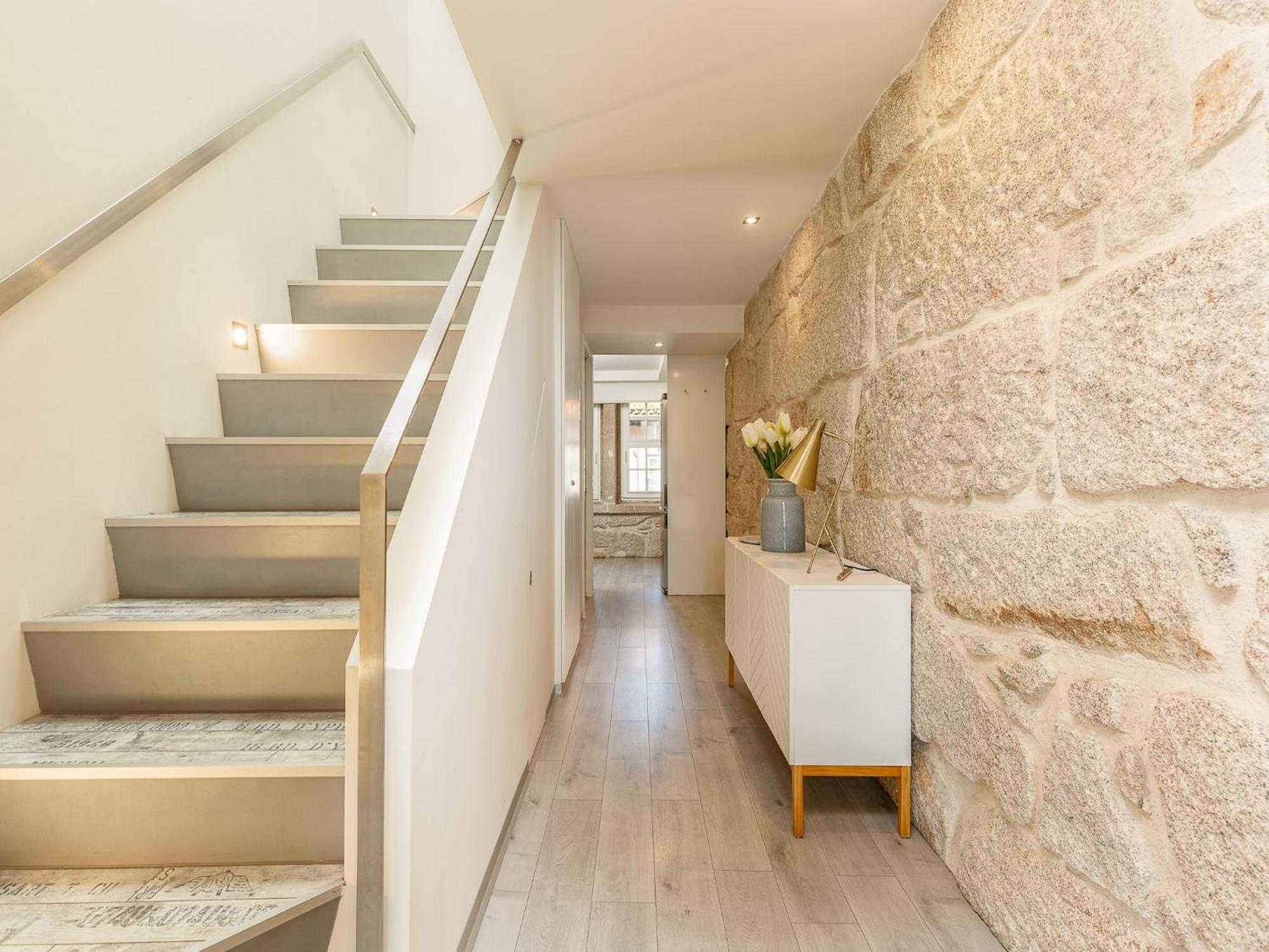Charming Retreat With River Views Oporto
